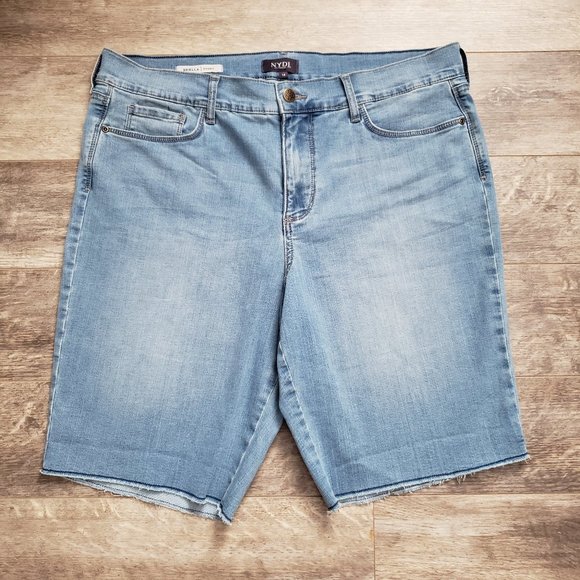 NYDJ Pants - NYDJ Briella Raw Hem Light Wash Shorts 14